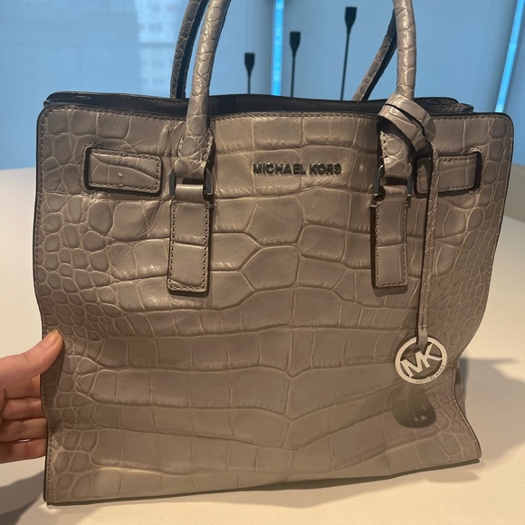 GREY ALLIGATOR INSPIRED MICHEAL KORS HANDBAG!!! - Picture 2 of 7